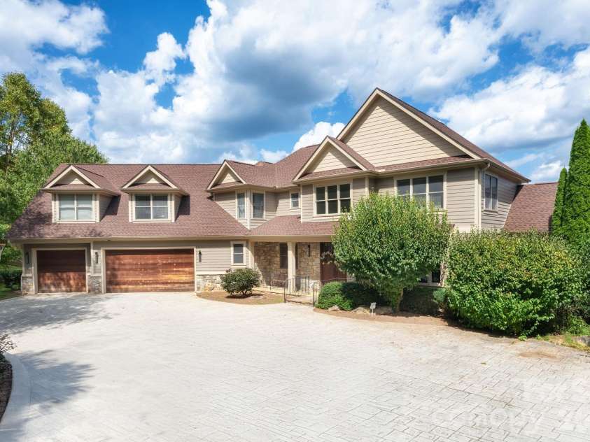 31 Bradford Vistas Drive, Fletcher, NC 28732.  MLS# CAR4303470, YatesRealty ID 4703. Luxury living in gated Waterford Lakes