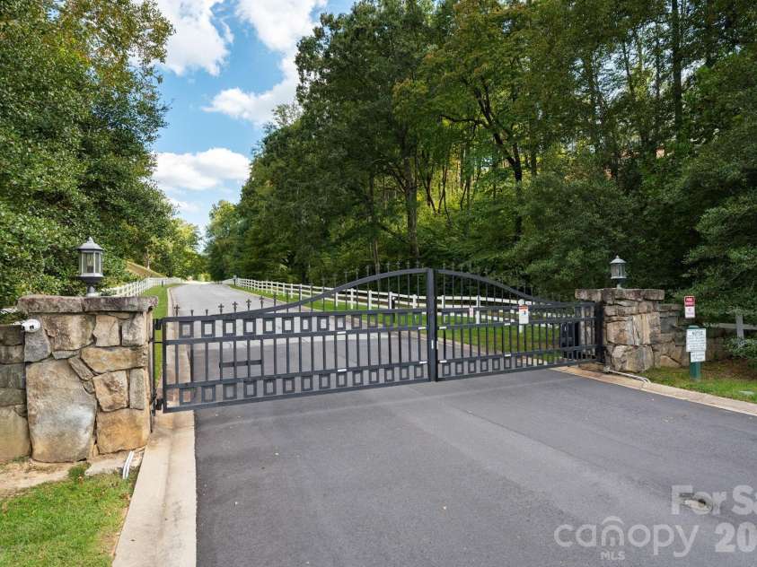 31 Bradford Vistas Drive, Fletcher, NC 28732.  MLS# CAR4303470, YatesRealty ID 4703. Secure gated community 