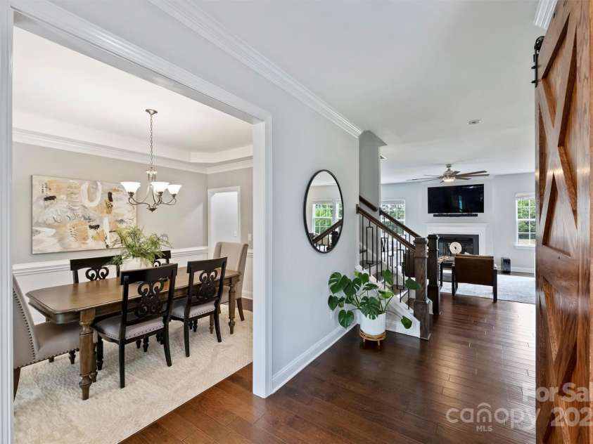 8011 Caliterra Drive, Charlotte, NC 28227.  MLS# CAR4241034, YatesRealty ID 4703. Entryway and dining room