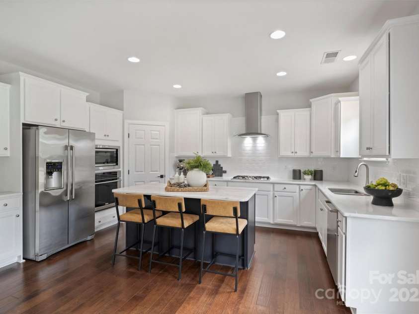 8011 Caliterra Drive, Charlotte, NC 28227.  MLS# CAR4241034, YatesRealty ID 4703. Kitchen