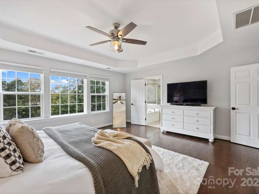 8011 Caliterra Drive, Charlotte, NC 28227.  MLS# CAR4241034, YatesRealty ID 4703. Master Bedroom