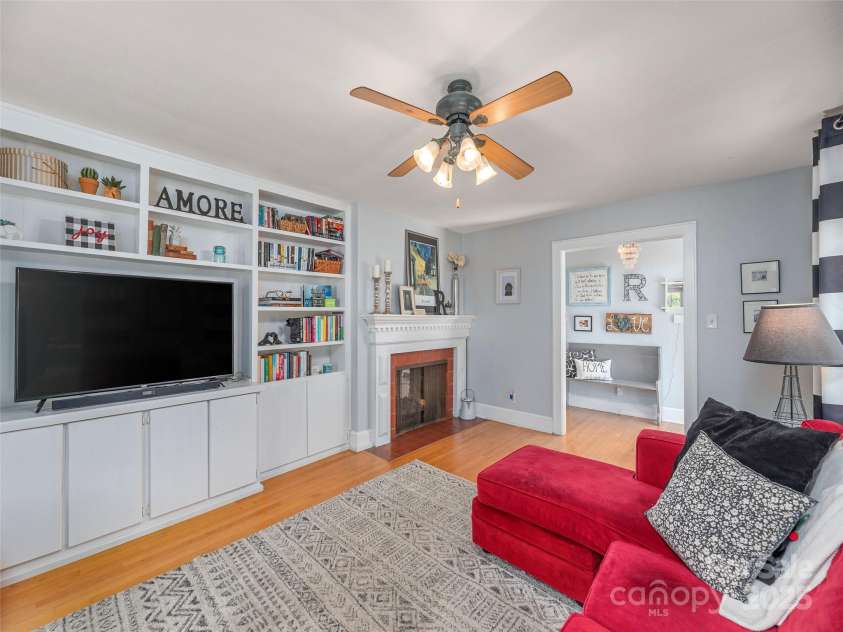 91 Star Ridge Road, Canton, NC 28716.  MLS# CAR4300385, YatesRealty ID 4703. 