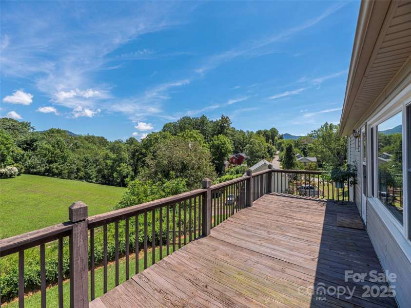 91 Star Ridge Road, Canton, NC 28716.  MLS# CAR4300385, YatesRealty ID 4703. 
