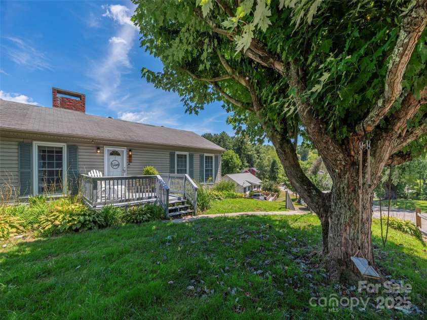 91 Star Ridge Road, Canton, NC 28716.  MLS# CAR4300385, YatesRealty ID 4703. 