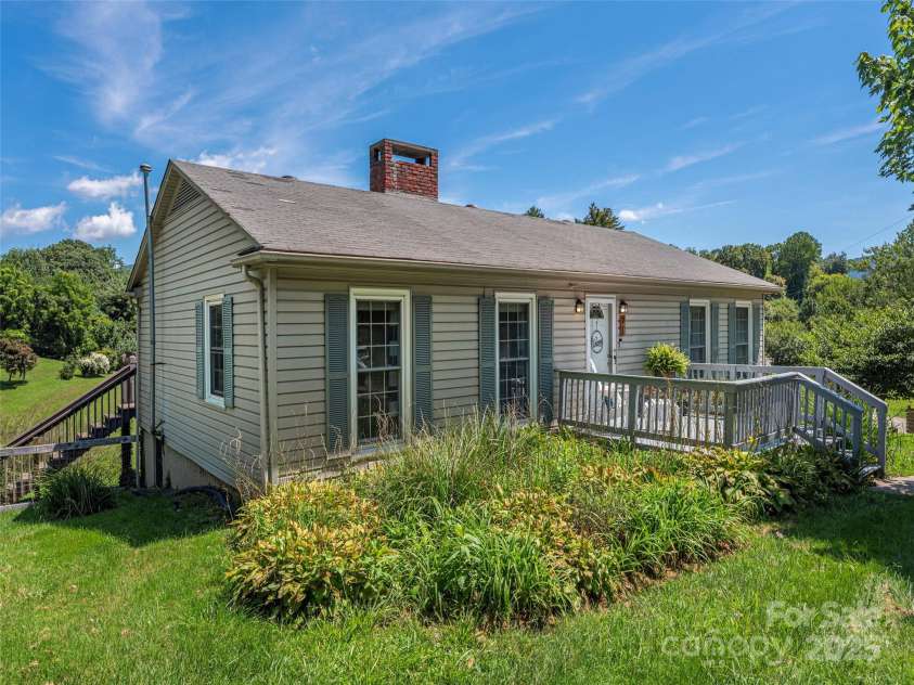 91 Star Ridge Road, Canton, NC 28716.  MLS# CAR4300385, YatesRealty ID 4703. 