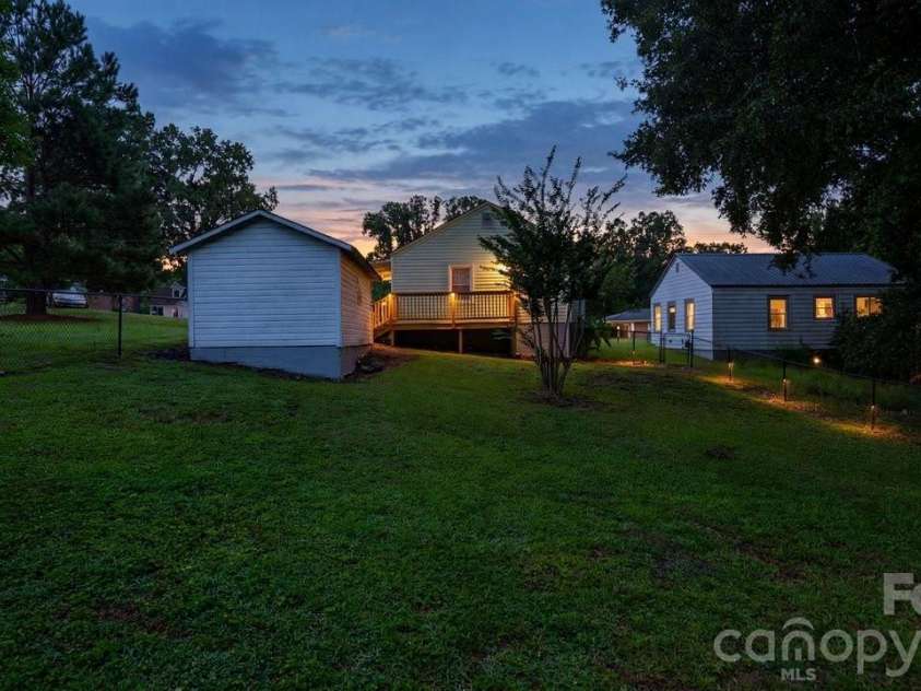 1476 Hickory Avenue, Albemarle, NC 28001.  MLS# CAR4416503, YatesRealty ID 47030. 