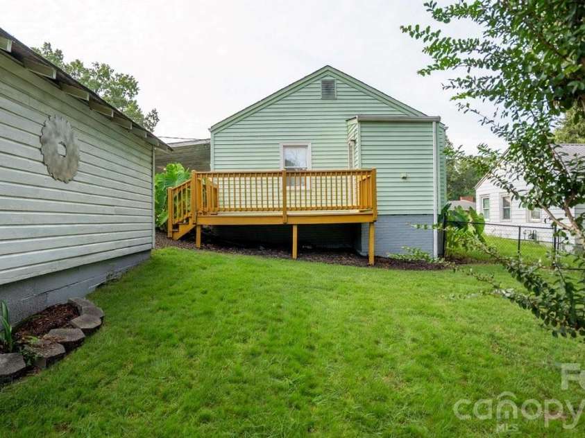 1476 Hickory Avenue, Albemarle, NC 28001.  MLS# CAR4416503, YatesRealty ID 47030. 