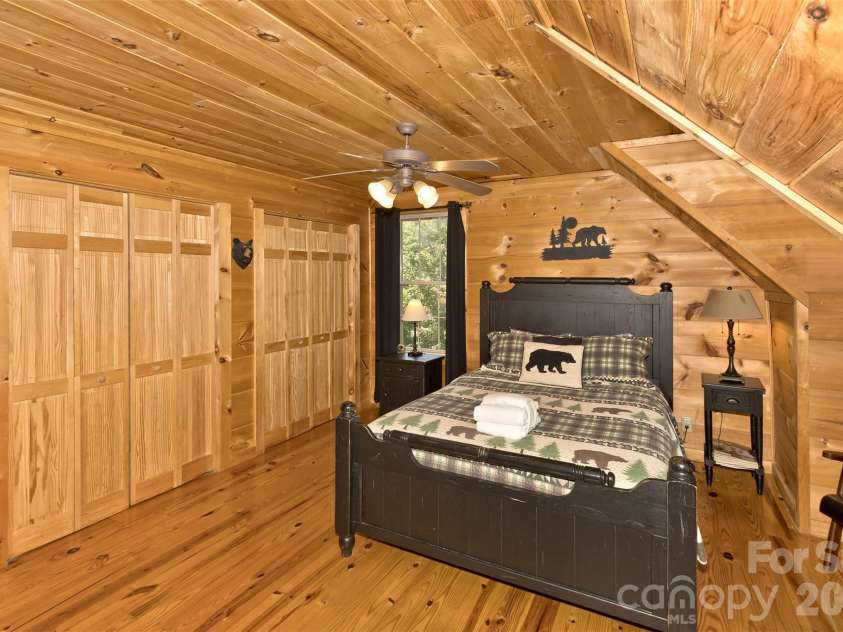153 Tall Oaks Drive, Maggie Valley, NC 28751.  MLS# CAR4418740, YatesRealty ID 47031. Nicely appointed and spacious.
