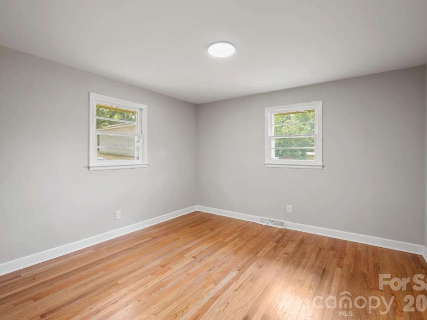 901 10th Street, Bessemer City, NC 28016.  MLS# CAR4418802, YatesRealty ID 47032. 