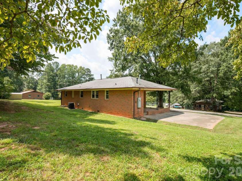 901 10th Street, Bessemer City, NC 28016.  MLS# CAR4418802, YatesRealty ID 47032. 