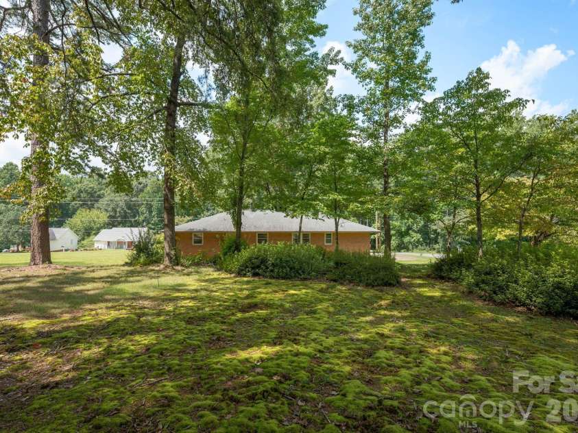 901 10th Street, Bessemer City, NC 28016.  MLS# CAR4418802, YatesRealty ID 47032. 