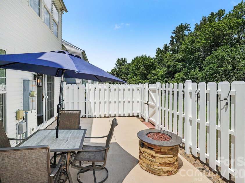 6614 Beverly Springs Drive, Charlotte, NC 28270.  MLS# CAR4418145, YatesRealty ID 47033. Rear patio