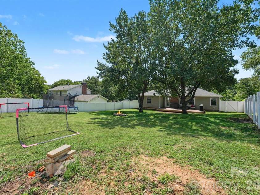 11525 Waterflower Lane, Charlotte, NC 28262.  MLS# CAR4417729, YatesRealty ID 47034. 