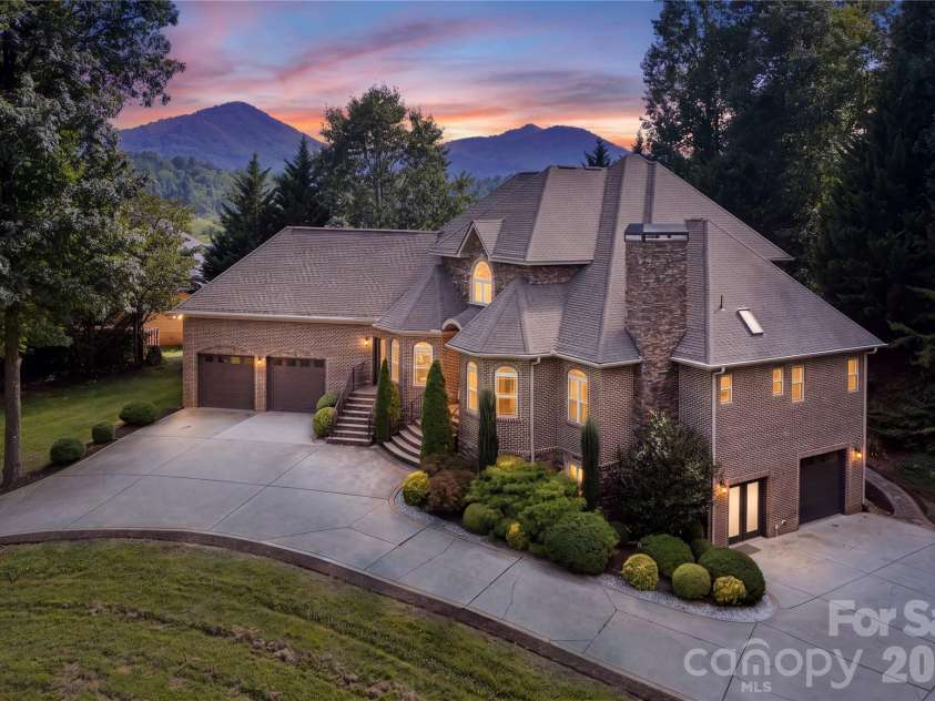 38 Cane Brook Drive, Leicester, NC 28748.  MLS# CAR4414909, YatesRealty ID 47036. 
