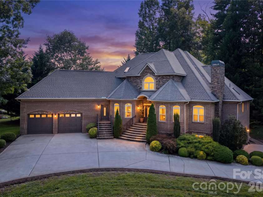 38 Cane Brook Drive, Leicester, NC 28748.  MLS# CAR4414909, YatesRealty ID 47036. 