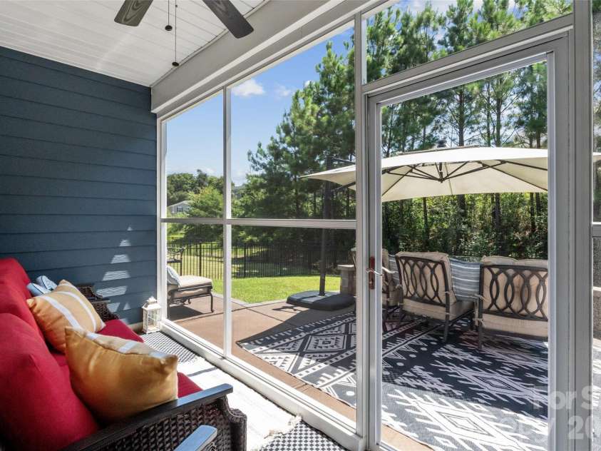 11230 Black Brant Lane, Charlotte, NC 28278.  MLS# CAR4418593, YatesRealty ID 47038. 