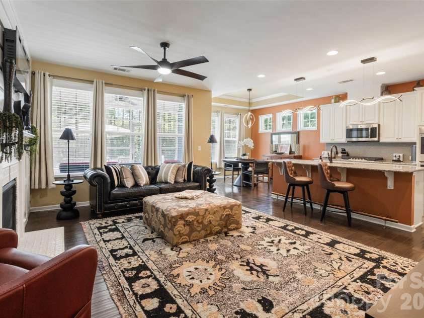 11230 Black Brant Lane, Charlotte, NC 28278.  MLS# CAR4418593, YatesRealty ID 47038. 