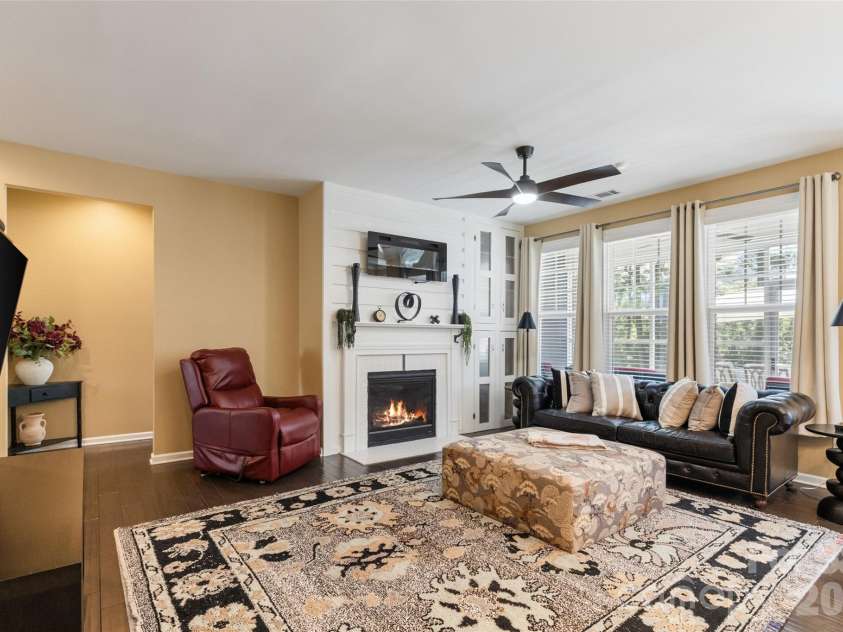 11230 Black Brant Lane, Charlotte, NC 28278.  MLS# CAR4418593, YatesRealty ID 47038. 