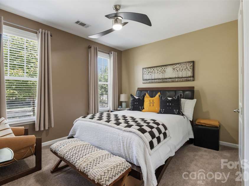 11230 Black Brant Lane, Charlotte, NC 28278.  MLS# CAR4418593, YatesRealty ID 47038. 