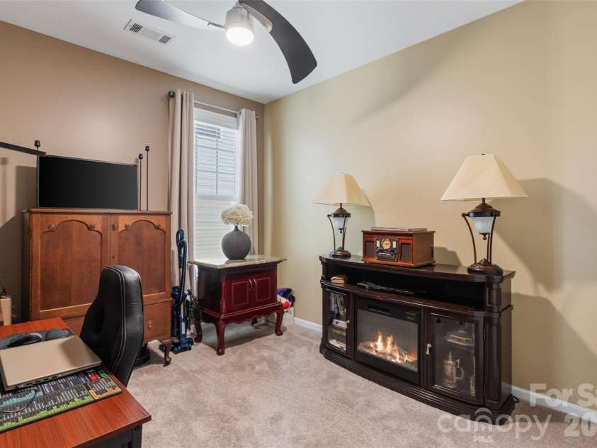 11230 Black Brant Lane, Charlotte, NC 28278.  MLS# CAR4418593, YatesRealty ID 47038. 