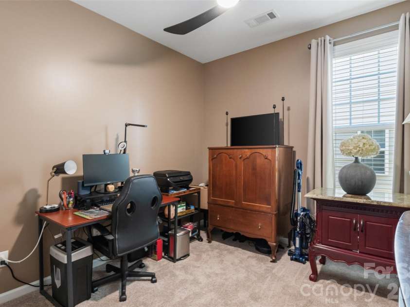 11230 Black Brant Lane, Charlotte, NC 28278.  MLS# CAR4418593, YatesRealty ID 47038. 