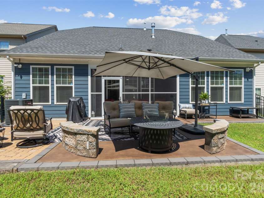 11230 Black Brant Lane, Charlotte, NC 28278.  MLS# CAR4418593, YatesRealty ID 47038. 