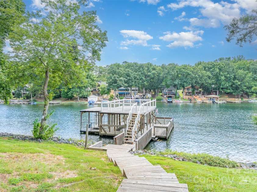 141 Sunrise Point, New London, NC 28127.  MLS# CAR4284925, YatesRealty ID 4704. 