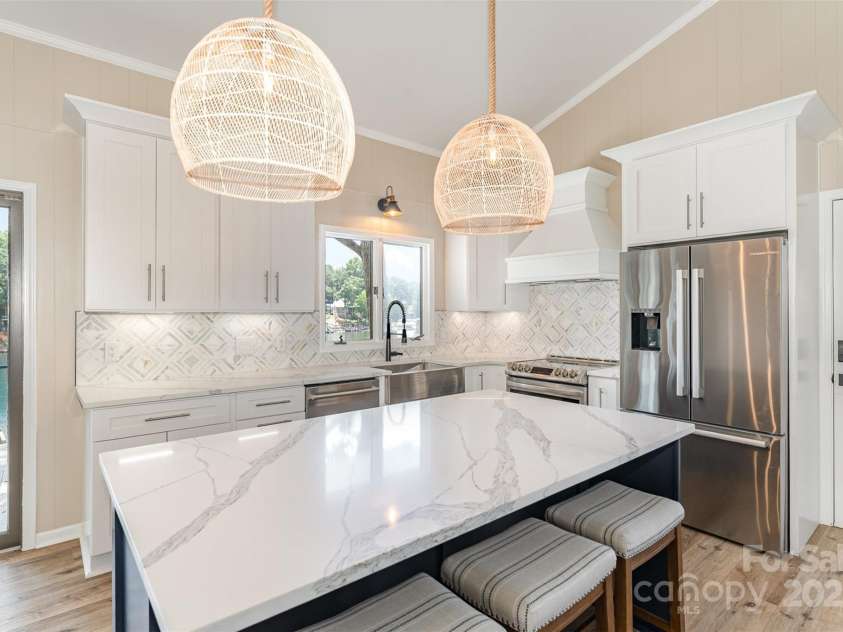 141 Sunrise Point, New London, NC 28127.  MLS# CAR4284925, YatesRealty ID 4704. 