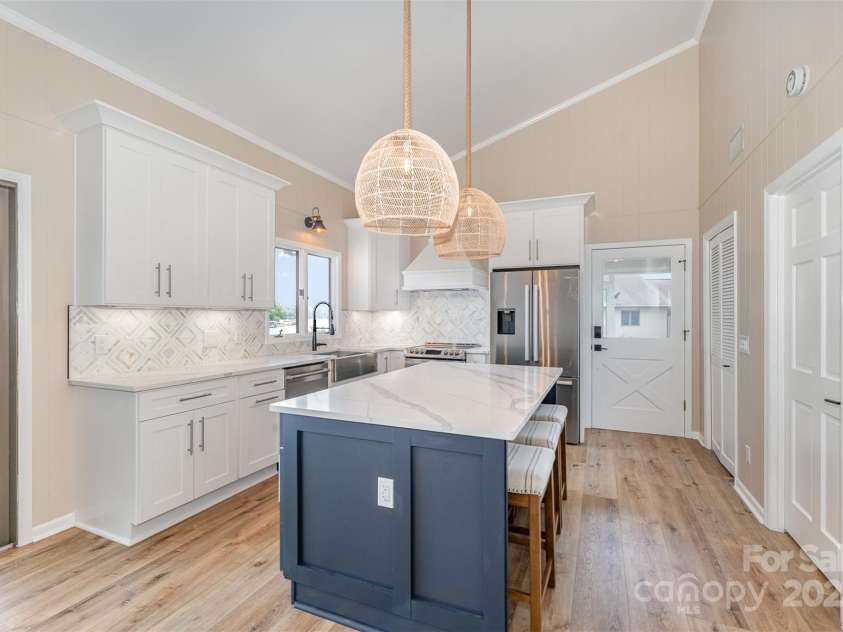 141 Sunrise Point, New London, NC 28127.  MLS# CAR4284925, YatesRealty ID 4704. 