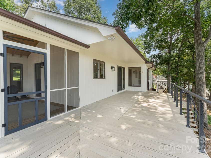 141 Sunrise Point, New London, NC 28127.  MLS# CAR4284925, YatesRealty ID 4704. 