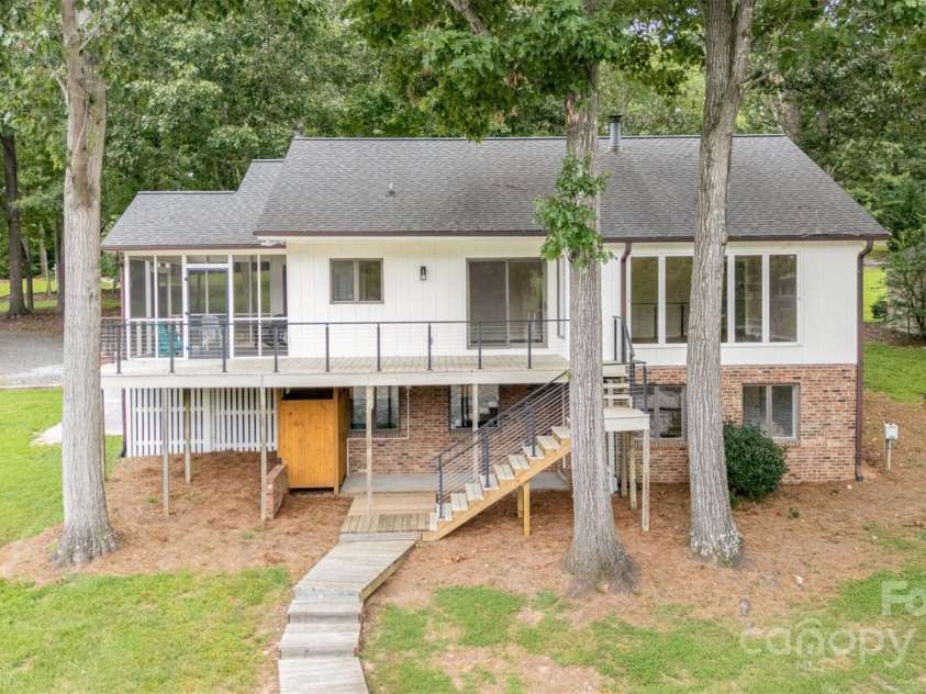 141 Sunrise Point, New London, NC 28127.  MLS# CAR4284925, YatesRealty ID 4704. 
