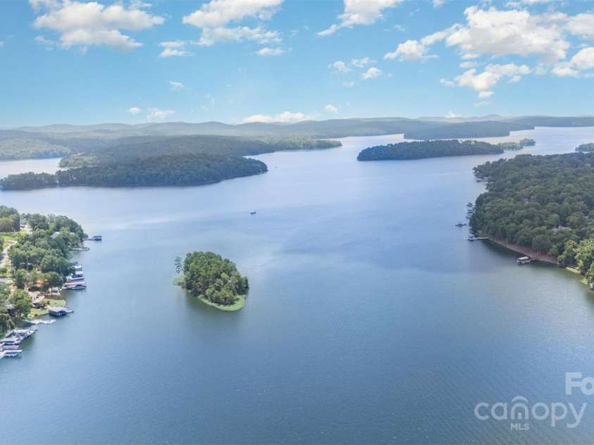 141 Sunrise Point, New London, NC 28127.  MLS# CAR4284925, YatesRealty ID 4704. 