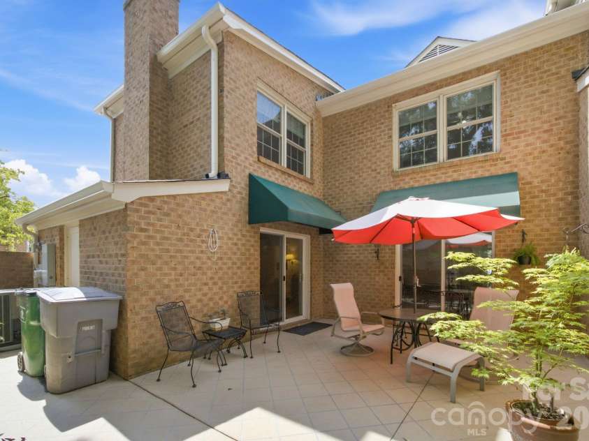 6836 Dumbarton Drive, Charlotte, NC 28210.  MLS# CAR4417373, YatesRealty ID 47040. 