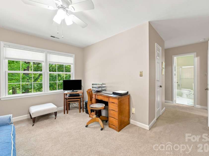 6836 Dumbarton Drive, Charlotte, NC 28210.  MLS# CAR4417373, YatesRealty ID 47040. 