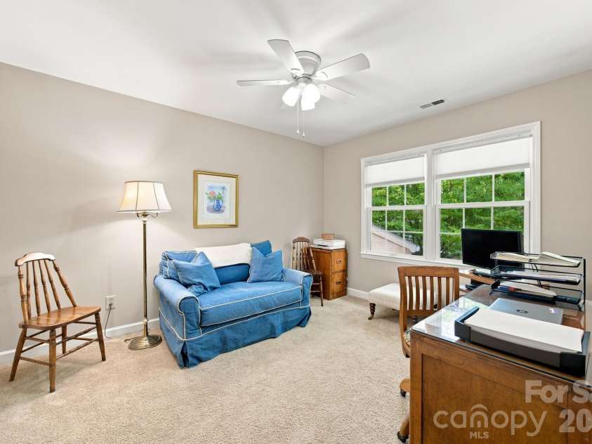 6836 Dumbarton Drive, Charlotte, NC 28210.  MLS# CAR4417373, YatesRealty ID 47040. 
