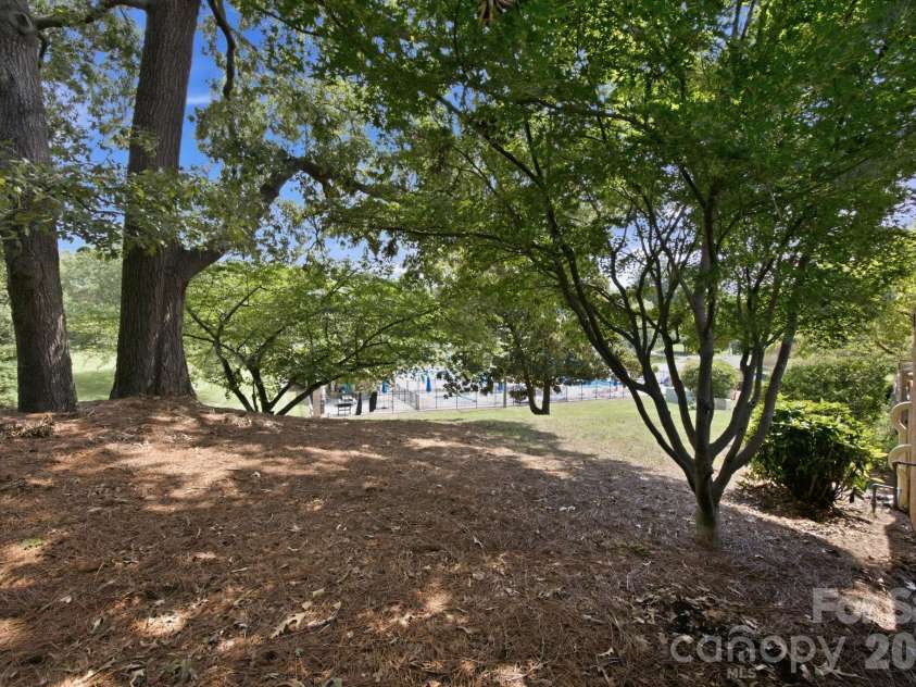6836 Dumbarton Drive, Charlotte, NC 28210.  MLS# CAR4417373, YatesRealty ID 47040. 