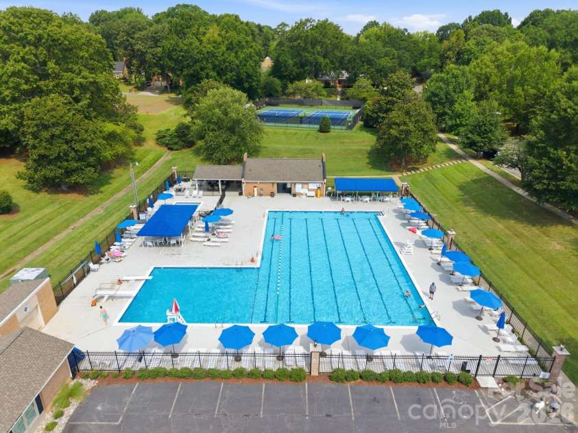 6836 Dumbarton Drive, Charlotte, NC 28210.  MLS# CAR4417373, YatesRealty ID 47040. 