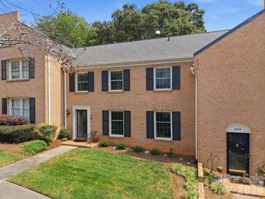 6836 Dumbarton Drive, Charlotte, NC 28210.  MLS# CAR4417373, YatesRealty ID 47040. 