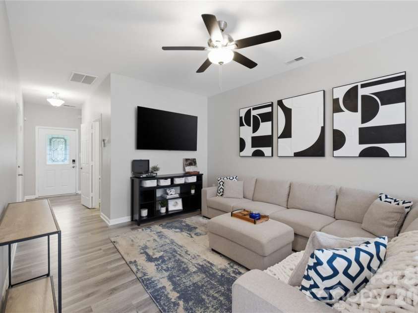 5836 Pisgah Way, Charlotte, NC 28217.  MLS# CAR4417539, YatesRealty ID 47041. 