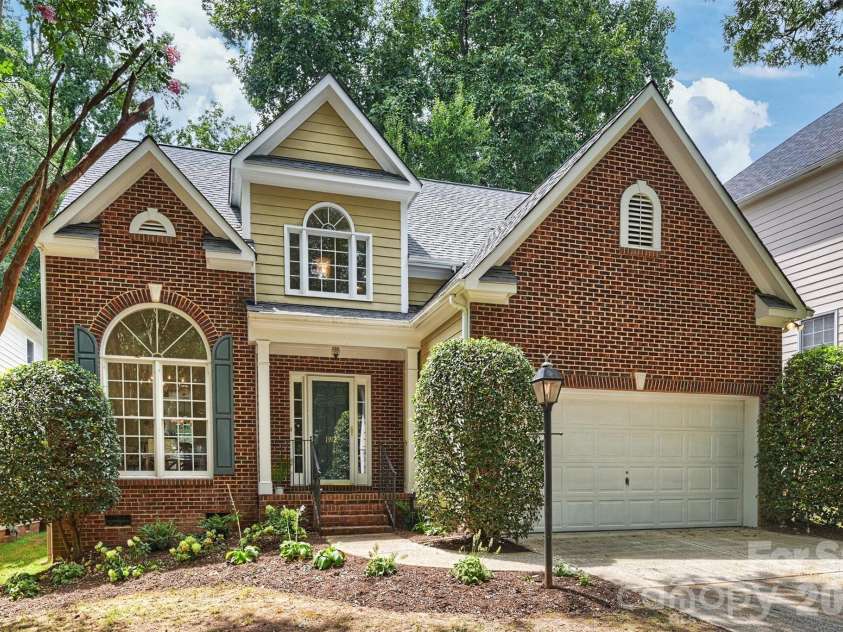 1912 Dearmon Drive, Charlotte, NC 28205.  MLS# CAR4417600, YatesRealty ID 47044. 