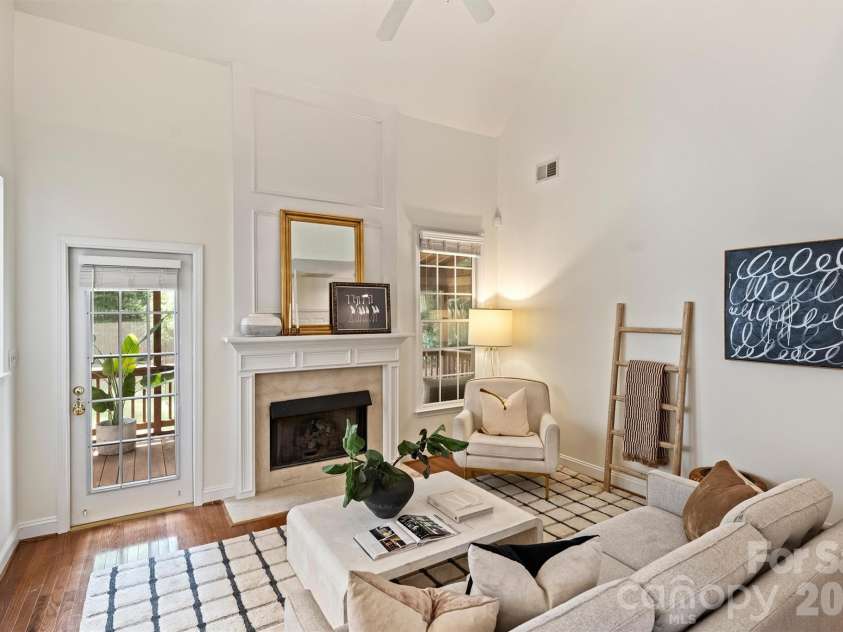 1912 Dearmon Drive, Charlotte, NC 28205.  MLS# CAR4417600, YatesRealty ID 47044. 