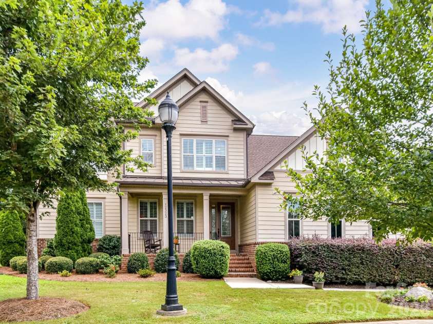 12323 Cherrybark Lane, Charlotte, NC 28278.  MLS# CAR4417567, YatesRealty ID 47045. 