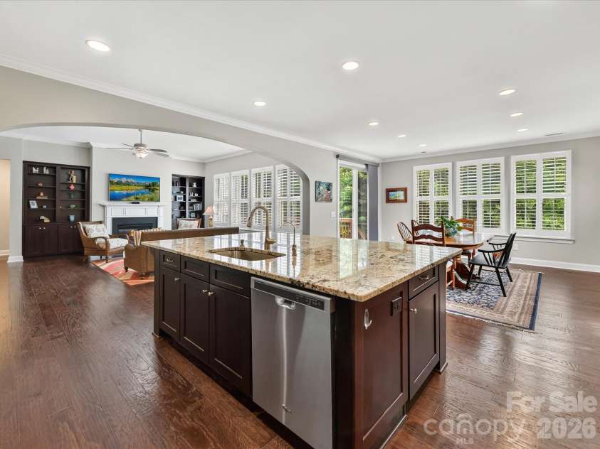 12323 Cherrybark Lane, Charlotte, NC 28278.  MLS# CAR4417567, YatesRealty ID 47045. 