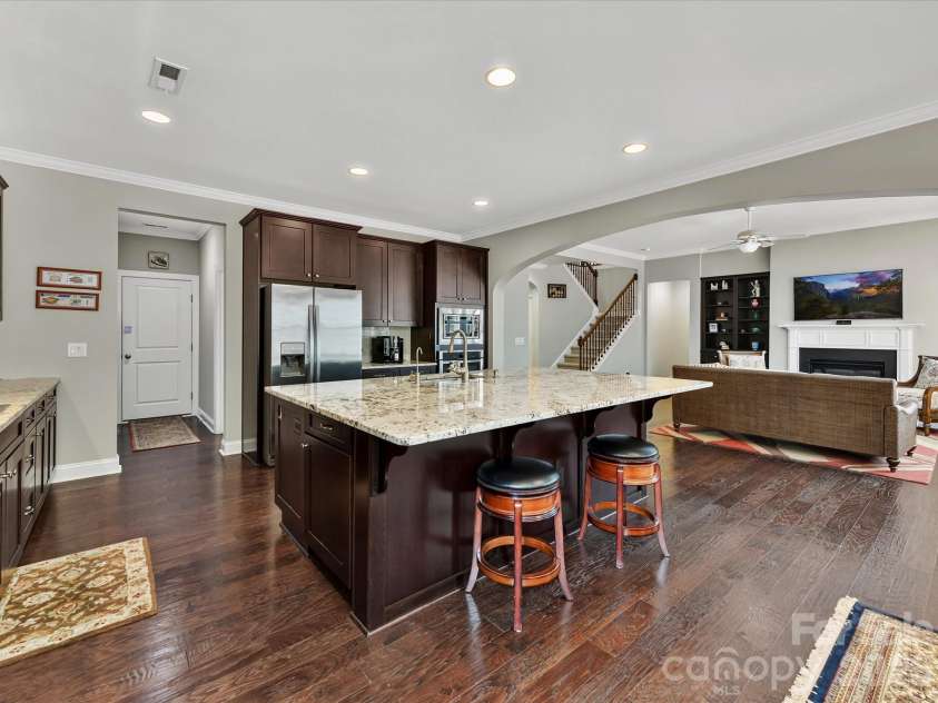 12323 Cherrybark Lane, Charlotte, NC 28278.  MLS# CAR4417567, YatesRealty ID 47045. 