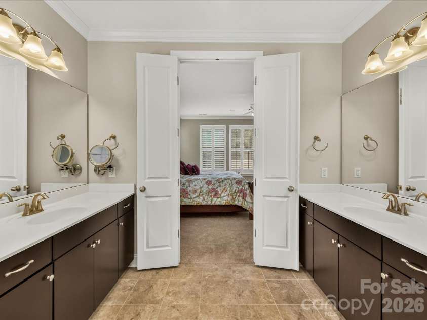 12323 Cherrybark Lane, Charlotte, NC 28278.  MLS# CAR4417567, YatesRealty ID 47045. 