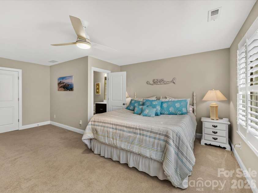 12323 Cherrybark Lane, Charlotte, NC 28278.  MLS# CAR4417567, YatesRealty ID 47045. 