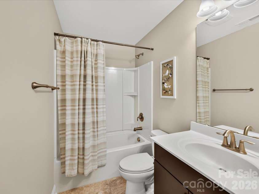 12323 Cherrybark Lane, Charlotte, NC 28278.  MLS# CAR4417567, YatesRealty ID 47045. 