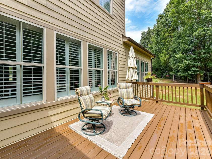 12323 Cherrybark Lane, Charlotte, NC 28278.  MLS# CAR4417567, YatesRealty ID 47045. 