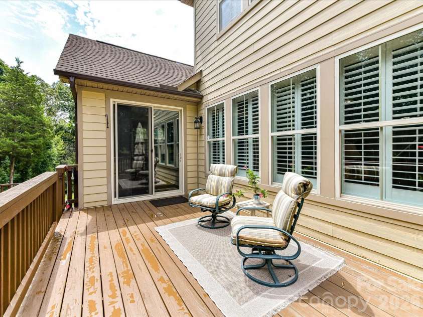 12323 Cherrybark Lane, Charlotte, NC 28278.  MLS# CAR4417567, YatesRealty ID 47045. 