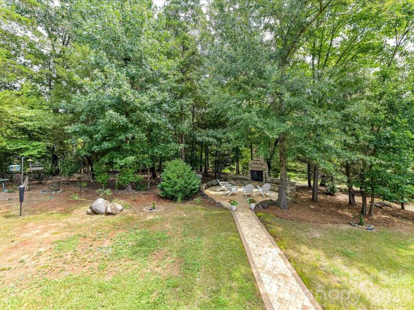 12323 Cherrybark Lane, Charlotte, NC 28278.  MLS# CAR4417567, YatesRealty ID 47045. 